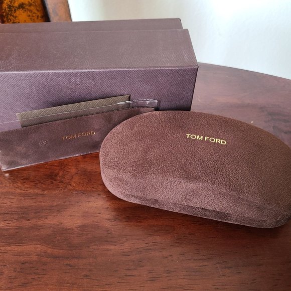 Tom Ford Harlow Cateye Sunglasses Black 56mm TF869 05Z NEW - Picture 4 of 5